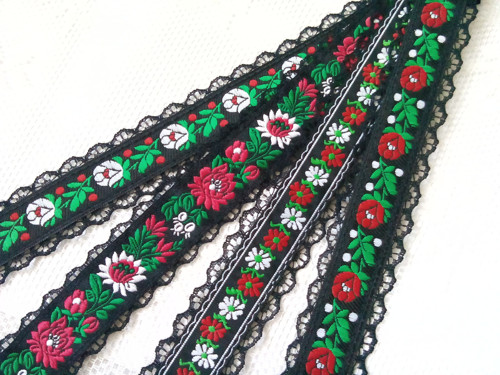 Folkové choker náhrdelníky