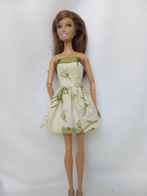 Šatičky pro Barbie — foto 1