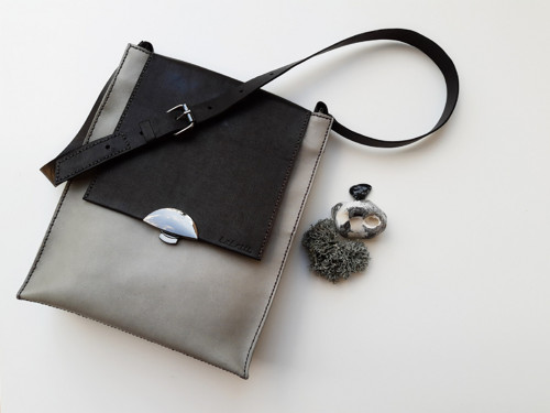 Černá a šedá kožená crossbody kabelka