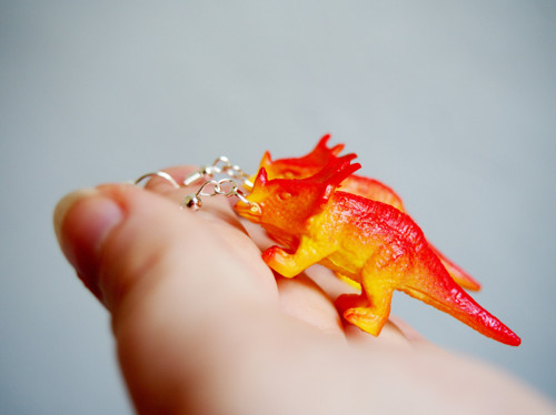 Dinosauří náušnice — foto 1