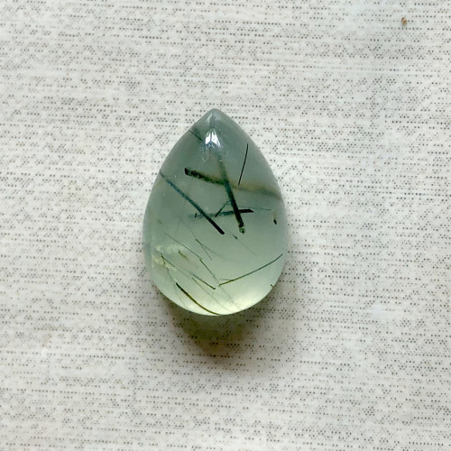 Prehnit kabošon slza 14x10mm