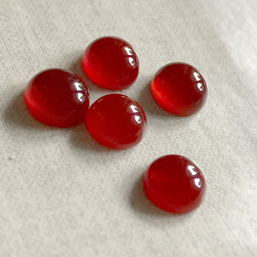 Červený onyx kabošon kruh 8mm