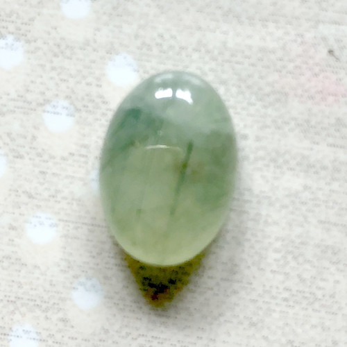 Prehnit kabošon ovál 14x10mm