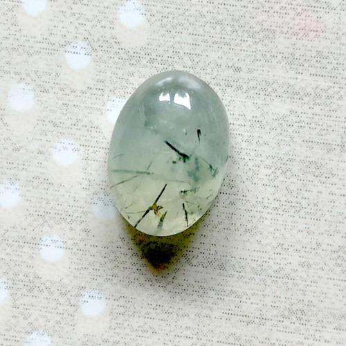 Prehnit kabošon ovál 14x10mm