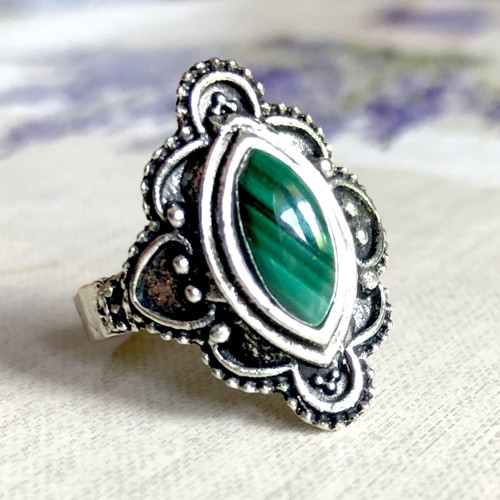Eleganti vintage prsten s malachitem