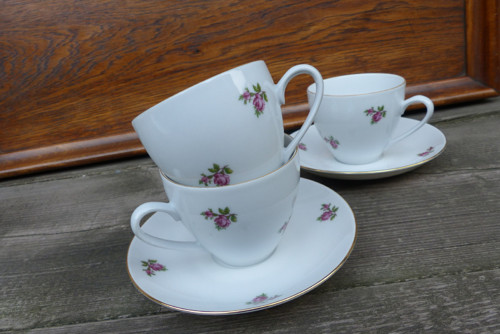 Čaj z růží...šapo, československý porcelán