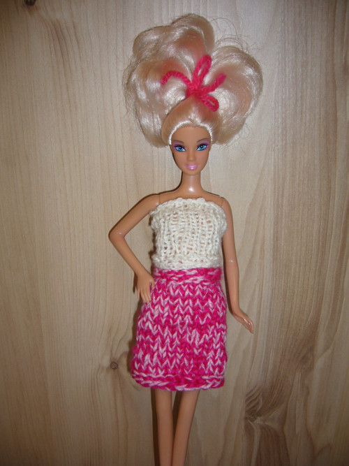 Barbie - sytě růžová sukýnka