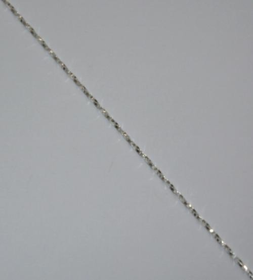 Slabý třpytivý stříbrný řetízek - délka 19cm