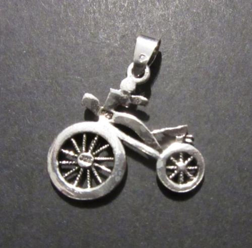 Velociped - varianta 3 - stříbrný přívěšek — foto 1