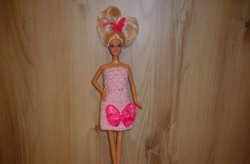 Barbie - růžové šatičky s motýlkem