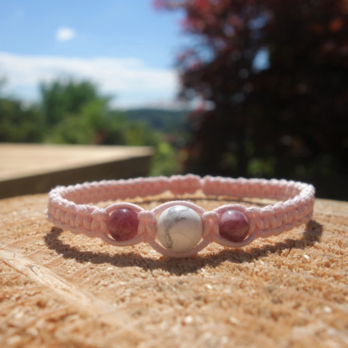 Macramé náramek - Lepidolit & howlit — foto 1