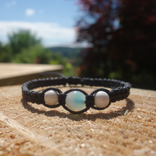 Macramé náramek - Achát & howlit — foto 1
