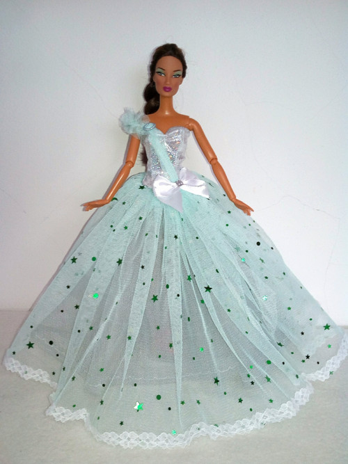 Šaty pro Barbie — foto 1