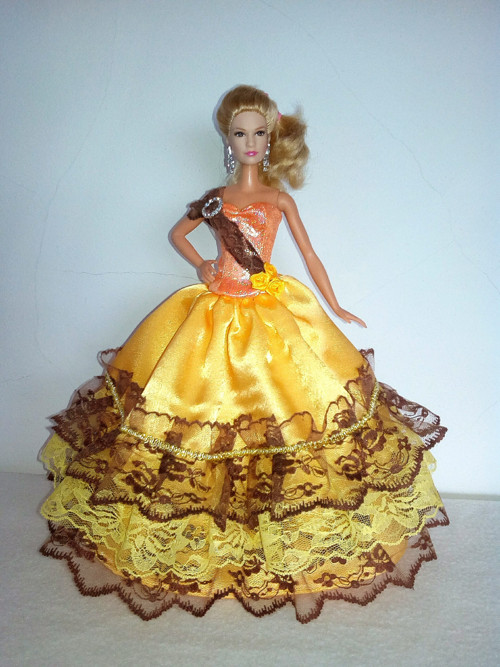 Šaty pro Barbie — foto 1