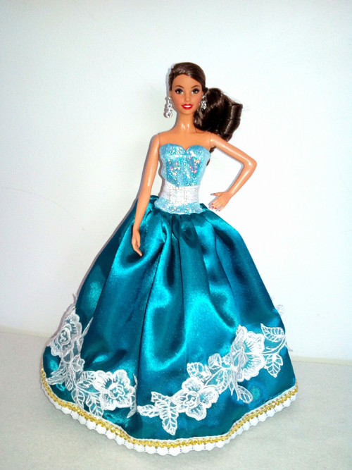 Šaty pro Barbie — foto 1