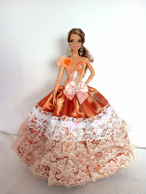 Šaty pro Barbie — foto 1