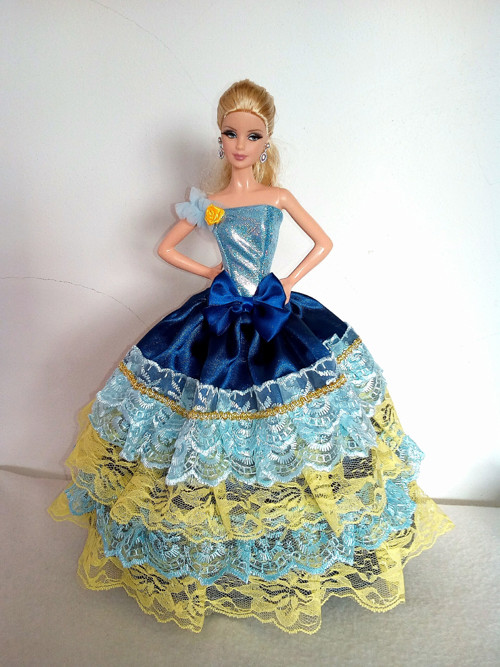 Šaty pro Barbie — foto 1