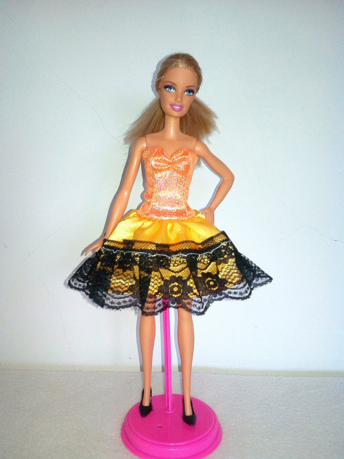Šaty pro Barbie — foto 1