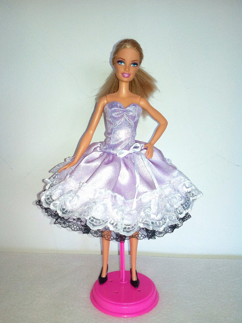 Šaty pro Barbie — foto 1
