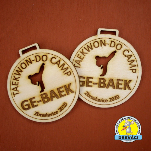 Dřevěná MINIMEDAILE "TAEKWON-DO CAMP" 6 cm — foto 1