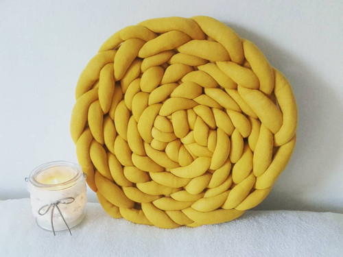 CHUNKY KNOT vankúšik medový — foto 1