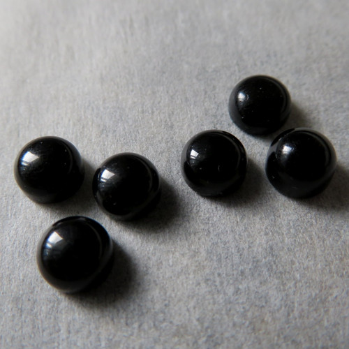 Onyx, mini kabošon- 6mm, 1ks