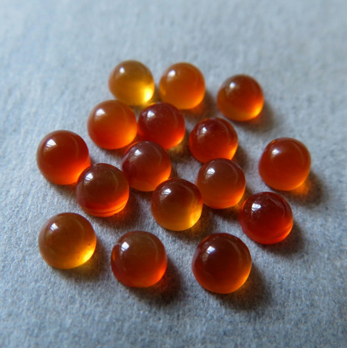 Karneol Tanzánie, mini kabošon - 3 mm — foto 1