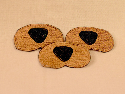 Vyšívaný čumáček stř. hnědý 5,5x3cm