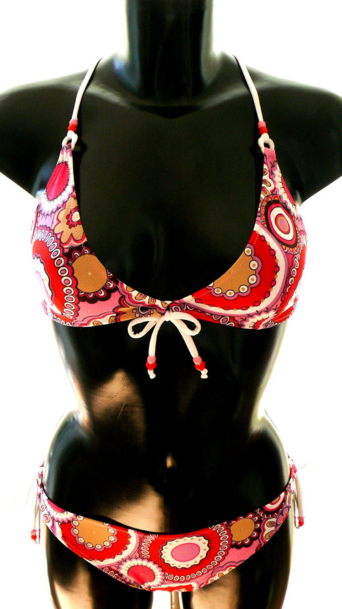 BikiniCirclesInRed's