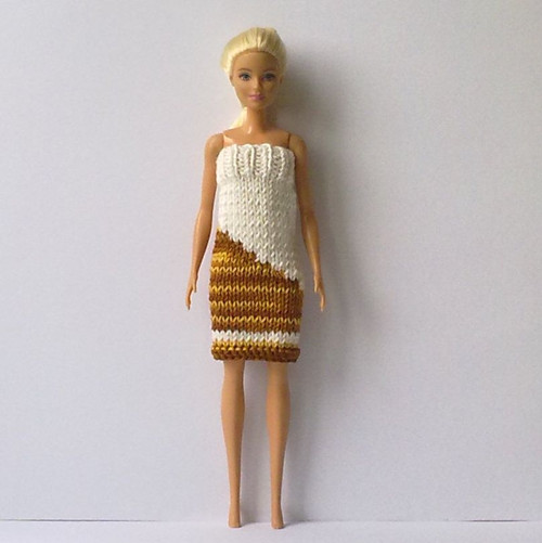 Oblečky pro Barbie - šaty