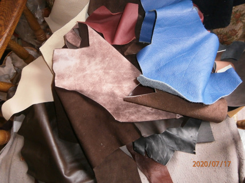 ODŘEZKY KŮŽÍ — foto 1