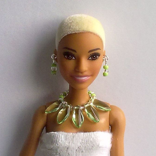 Šperky pro Barbie - náhrdelník, náušnice — foto 1
