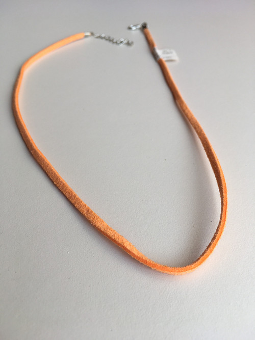 Šňůrka náhrdelník semiš, oranžová