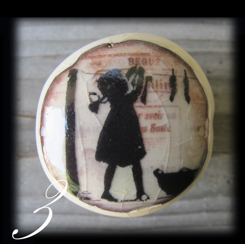 Keramický úchyt č. 3 ze série Vintage Children