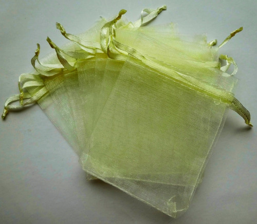 Světle žlutý (champagne) organzový pytlíček (5x7)