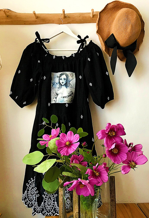 BLACK — foto 1