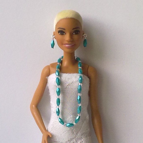 Šperky pro Barbie - náhrdelník, náušnice — foto 1