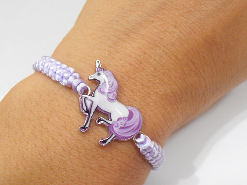 "Unicorn" - dětský náramek (macramé) — foto 1
