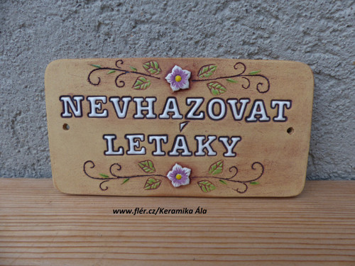Keramická cedulka ,,NEVHAZOVAT LETÁKY" /na obj.