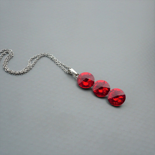 Light siam Swarovski trojpřívěsek na nerez řetízku