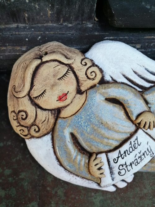 Andílek letící , reliéf — foto 1