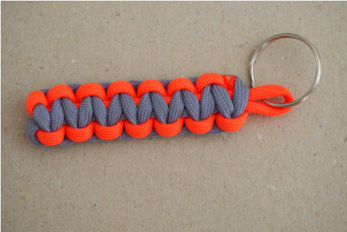 Paracord přívěsek / klíčenka — foto 1