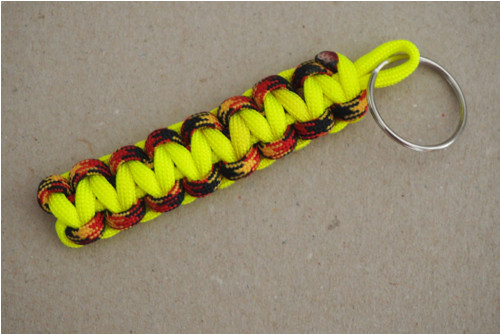 Paracord přívěsek / klíčenka — foto 1
