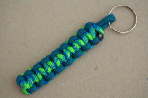 Paracord přívěsek / klíčenka — foto 1
