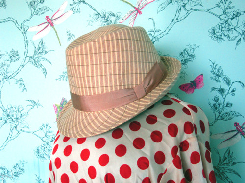 Chic dandy klobouk — foto 1