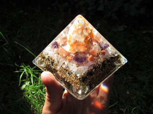 Org. pyramida ,, Snového Světa " — foto 1