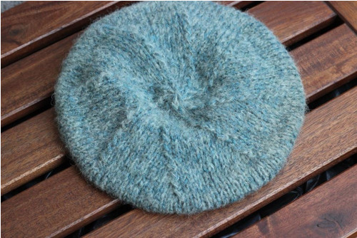 Baret - trocha luxusu v zelené — foto 1
