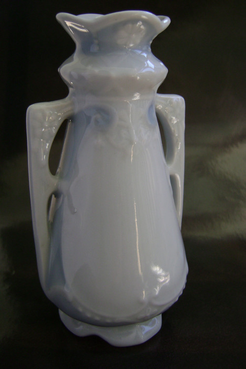 Porcelánová amfora, vázička bílo modrá