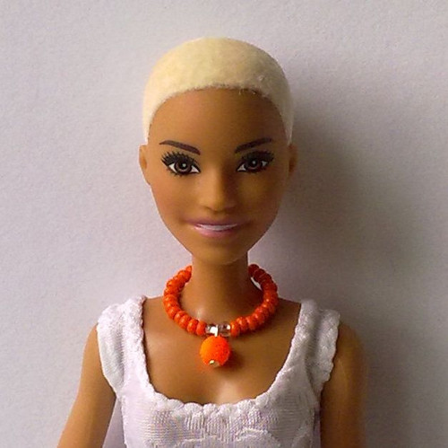 Šperky pro Barbie - náhrdelník - neonový — foto 1