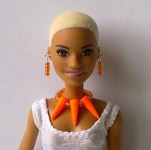 Šperky pro Barbie - náhrdelník - neonový — foto 1